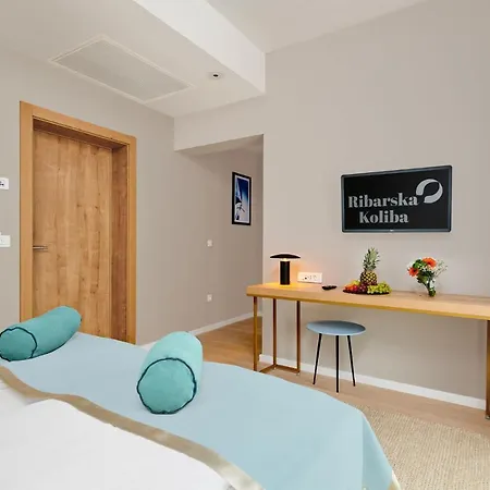 Ribarska Koliba アパートホテル プーラ