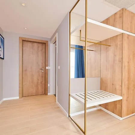 Ribarska Koliba アパートホテル プーラ