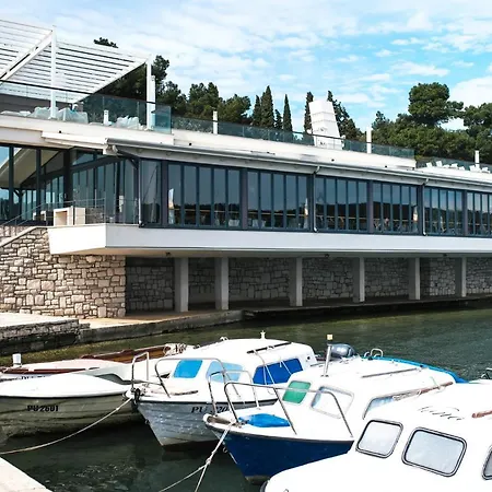 Apartmanhotel Ribarska Koliba 4*