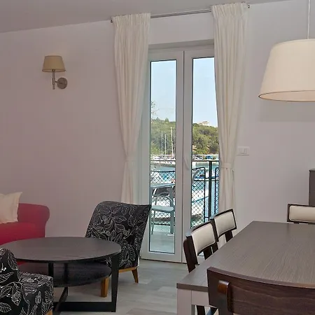 Ribarska Koliba 4* Póla