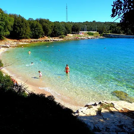 Ribarska Koliba アパートホテル プーラ