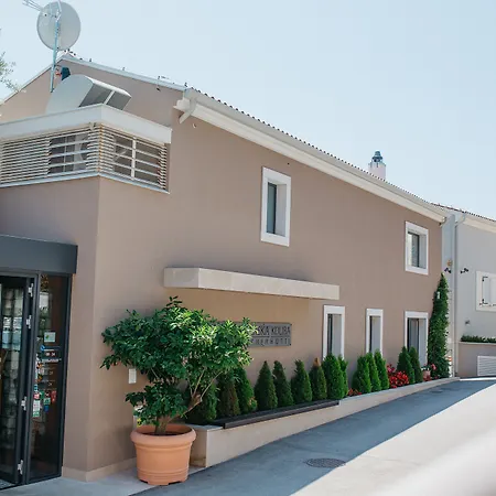 Ribarska Koliba Apart Otel Pula