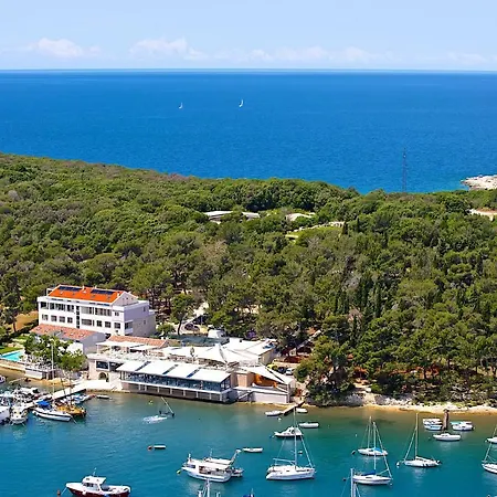 Ribarska Koliba 4* プーラ