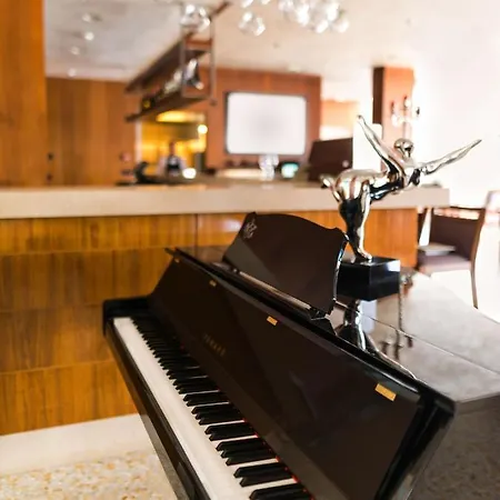 شقة فندقية Ribarska Koliba 4*