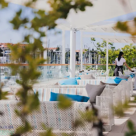 شقة فندقية Ribarska Koliba 4*
