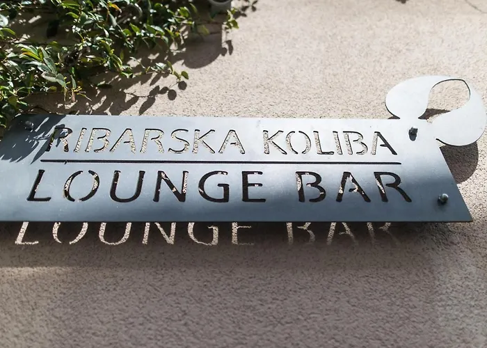 Ξενοδοχείο με διαμερίσματα Ribarska Koliba 4*